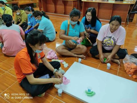 โครงการฝึกอบรมและส่งเสริมอาชีพการทำดอกไม้จันทน์ ประจำปีงบประมาณ 