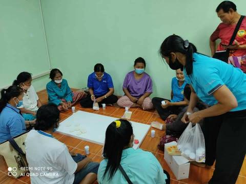 โครงการฝึกอบรมและส่งเสริมอาชีพการทำดอกไม้จันทน์ ประจำปีงบประมาณ 
