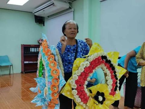 โครงการฝึกอบรมและส่งเสริมอาชีพการทำดอกไม้จันทน์ ประจำปีงบประมาณ 