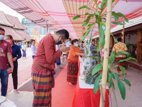 สืบสานประเพณีสงกรานต์ ประจำปี 2564 ร่วมกับวัดป่าละหานทราย