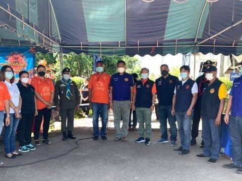 องค์การบริหารส่วนจังหวัดบุรีรัมย์มอบถุงยังชีพให้ มอบถุงยังชีพและ