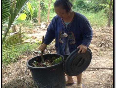 กลุ่มเครือข่าย อบต.ละหานทราย กิจกรรมทำปุ๋ยหมัก น้ำหมักชีวภาพ