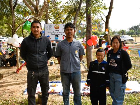 8. Ηappy Family