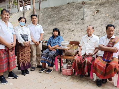 8. Ηappy Family