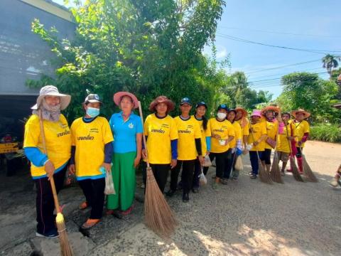 กลุ่มอาสาสมัครท้องถิ่นรักษ์โลก ทำกิจกรรม Big Cleaning Day
